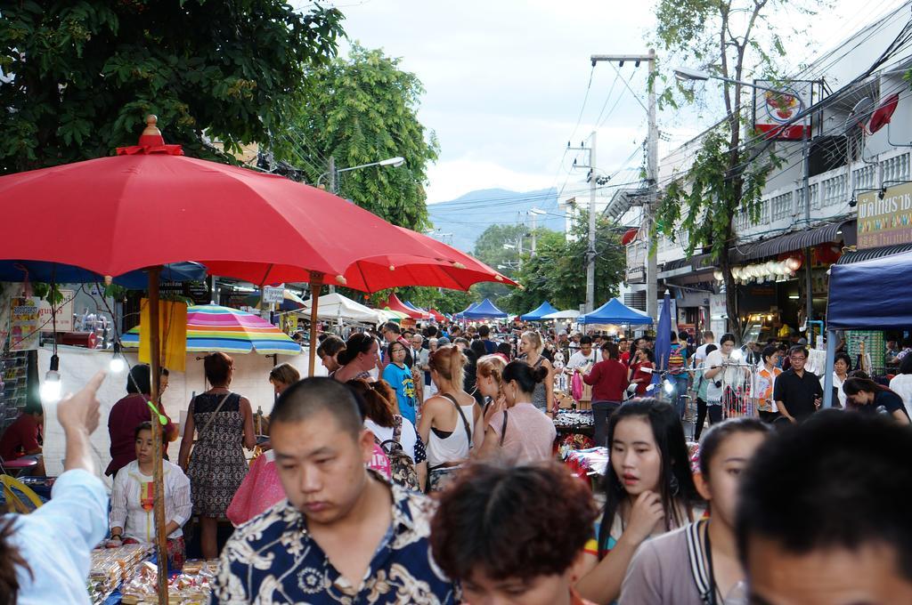 Hotel Walking Street Residencia Chiang Mai Exterior foto
