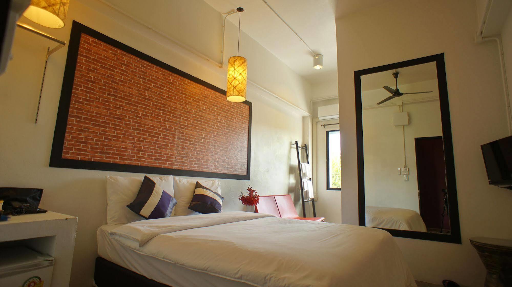 Hotel Walking Street Residencia Chiang Mai Exterior foto